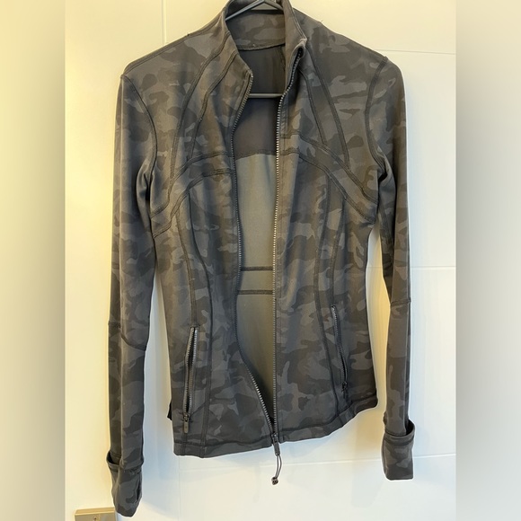 Size 10 army zip up Lululemon scuba sweater - Picture 2 of 4